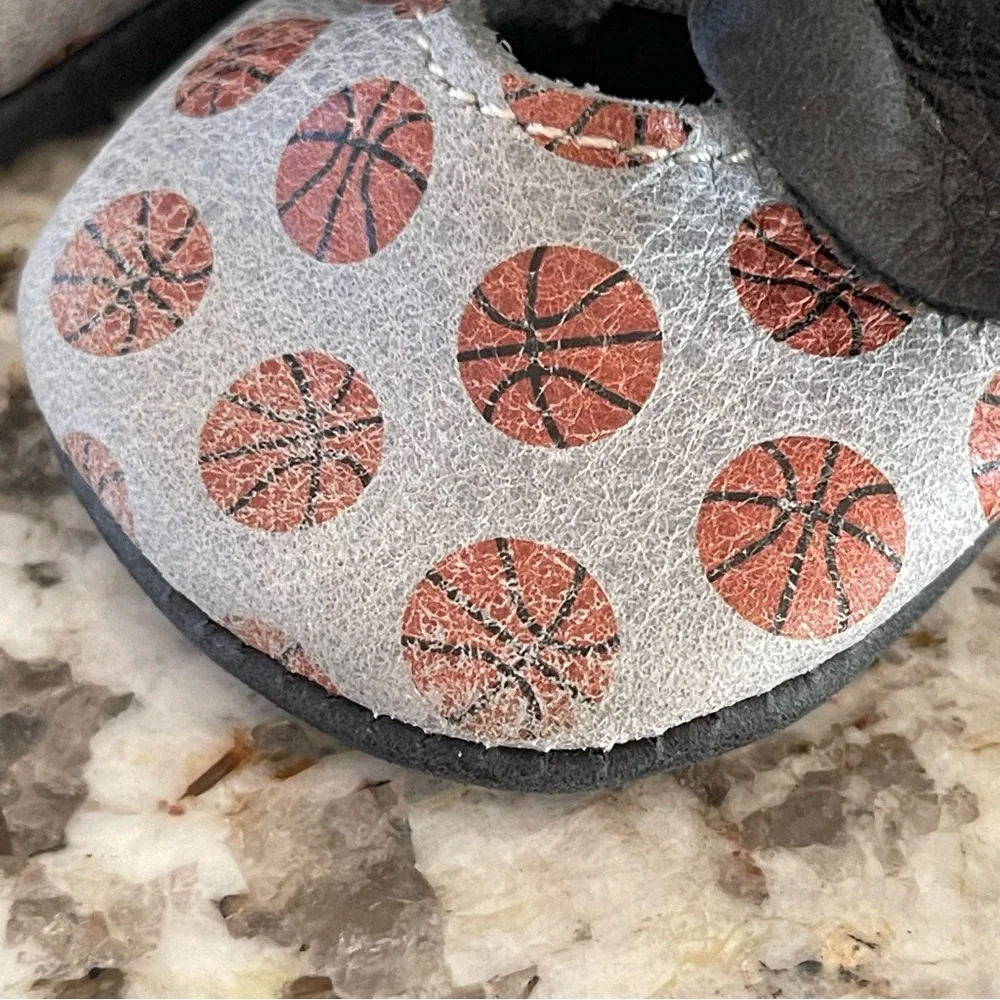 Freshly Picked Basketball Mocassins - Size 1 (US 2.5)